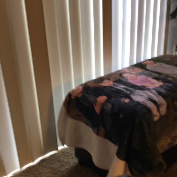 Meet your Posher, Rae - Picture 1 of 1